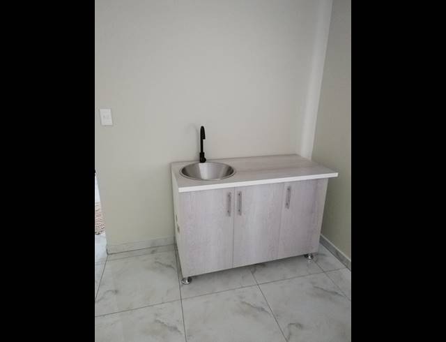 1 BEDROOM APARTMENT TO LET IN BIRCH ACRES